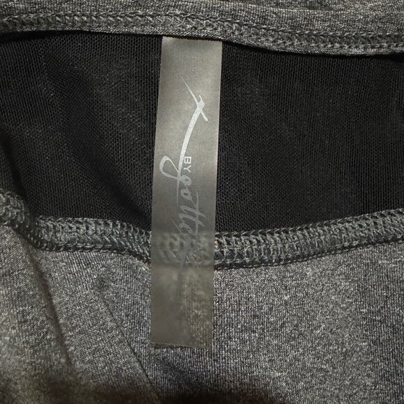 X by Gottex Medium Top Mesh Inserts Stretch Long Sleeve Gray Heather Curved Hem - Picture 8 of 9